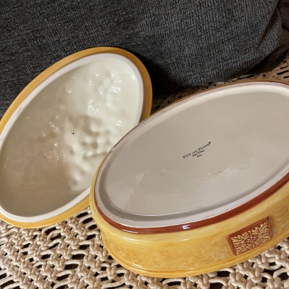 Fitz & Floyd Del Vino Casserole Dish w/Lid - Picture 8 of 12